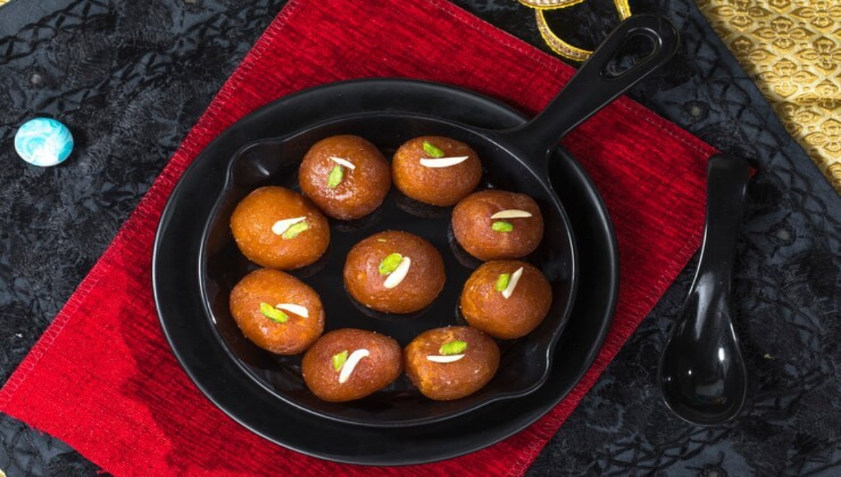 Gulab Jamun Cake Recipe